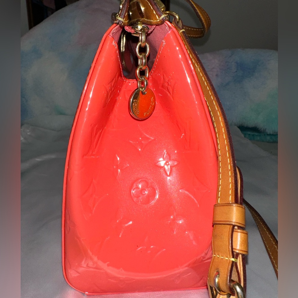 Louis Vuitton Vernis Coral Bag - Picture 3 of 10
